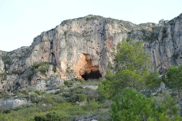 Entrada de la Cova del Parpalló en Gandía
